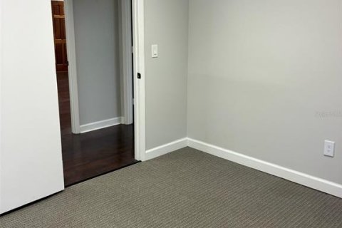 Propiedad comercial en alquiler en Tampa, Florida, 2912.67 m2 № 1828528 - foto 17