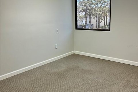 Propiedad comercial en alquiler en Tampa, Florida, 2912.67 m2 № 1828528 - foto 13