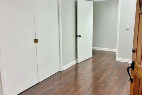 Propiedad comercial en alquiler en Tampa, Florida, 2912.67 m2 № 1828528 - foto 7
