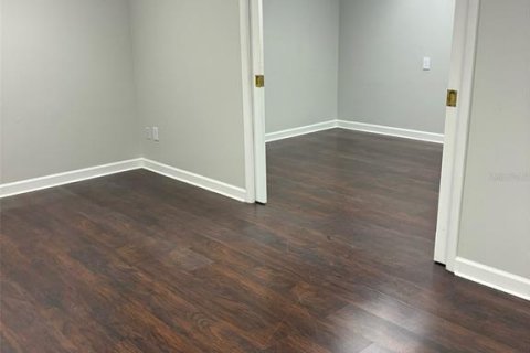 Propiedad comercial en alquiler en Tampa, Florida, 2912.67 m2 № 1828528 - foto 9
