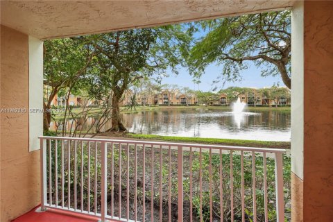Condo in Coconut Creek, Florida, 3 bedrooms  № 2050190 - photo 28