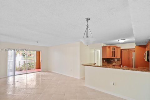 Condo in Coconut Creek, Florida, 3 bedrooms  № 2050190 - photo 2