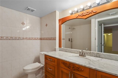 Condo in Coconut Creek, Florida, 3 bedrooms  № 2050190 - photo 17