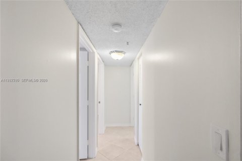 Condo in Coconut Creek, Florida, 3 bedrooms  № 2050190 - photo 11
