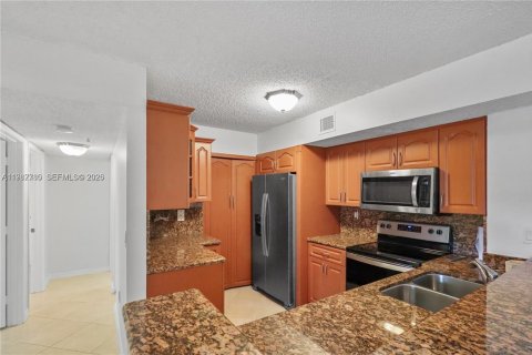 Condo in Coconut Creek, Florida, 3 bedrooms  № 2050190 - photo 5