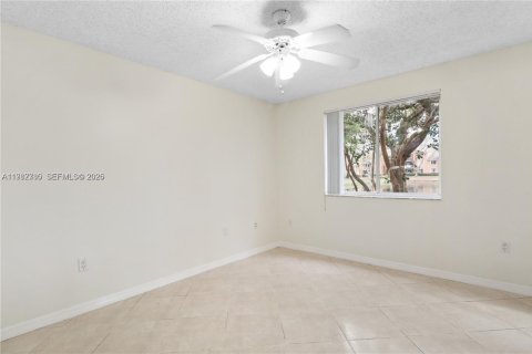 Condo in Coconut Creek, Florida, 3 bedrooms  № 2050190 - photo 24
