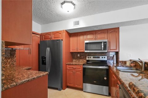 Condo in Coconut Creek, Florida, 3 bedrooms  № 2050190 - photo 7