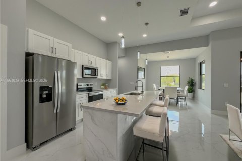 Villa ou maison à vendre à Lehigh Acres, Floride: 3 chambres, 159.51 m2 № 2025493 - photo 7