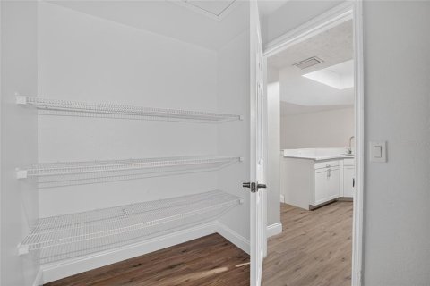 Villa ou maison à vendre à Wesley Chapel, Floride: 5 chambres, 294.59 m2 № 2277264 - photo 18