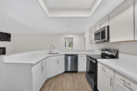 Villa ou maison à vendre à Wesley Chapel, Floride: 5 chambres, 294.59 m2 № 2277264 - photo 17