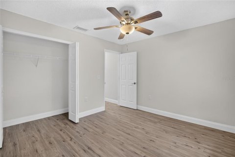Villa ou maison à vendre à Wesley Chapel, Floride: 5 chambres, 294.59 m2 № 2277264 - photo 25