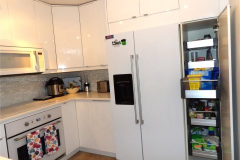 Купить кондоминиум в Майами, Флорида 1 спальня, 79.9м2, № 2005479 - фото 6