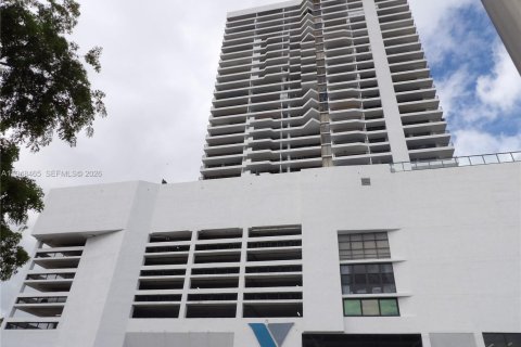 Купить кондоминиум в Майами, Флорида 1 спальня, 79.9м2, № 2005479 - фото 21