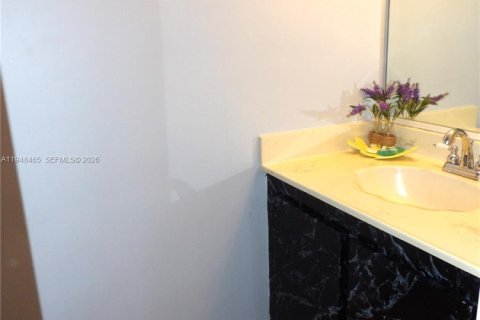 Купить кондоминиум в Майами, Флорида 1 спальня, 79.9м2, № 2005479 - фото 9