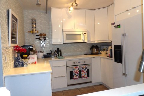 Купить кондоминиум в Майами, Флорида 1 спальня, 79.9м2, № 2005479 - фото 5