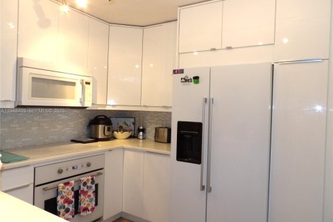 Купить кондоминиум в Майами, Флорида 1 спальня, 79.9м2, № 2005479 - фото 4