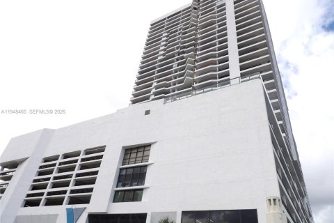 Кондоминиум с 1 спальней в Майами, Флорида № 2005479