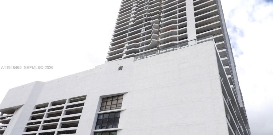 Кондоминиум с 1 спальней в Майами, Флорида № 2005479