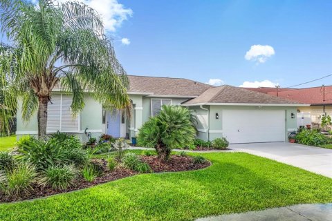 Villa ou maison à vendre à Palm Coast, Floride: 3 chambres, 145.86 m2 № 2437124 - photo 2