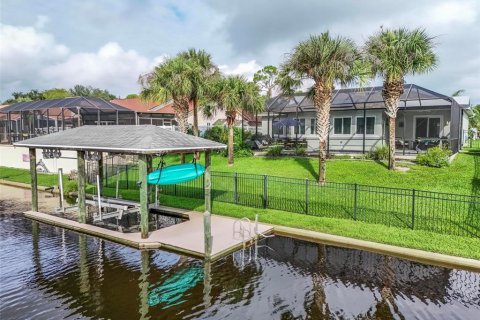 Villa ou maison à Palm Coast, Floride 3 chambres, 145.86 m2 № 2437124
