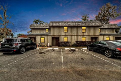 Propiedad comercial en venta en Ocala, Florida, 10 dormitorios, 512.26 m2 № 1751696 - foto 1