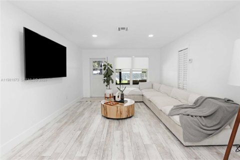 Купить виллу или дом в Холливуд, Флорида 3 спальни, 115.57м2, № 2043693 - фото 10