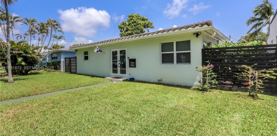 Дом в Холливуд, Флорида 3 спальни, 115.57м2 № 2043693