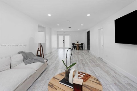 Купить виллу или дом в Холливуд, Флорида 3 спальни, 115.57м2, № 2043693 - фото 11