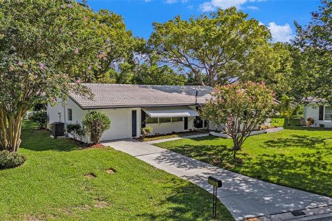 House in Clearwater, Florida 2 bedrooms, 136.47 sq.m. № 1885141 - photo 3