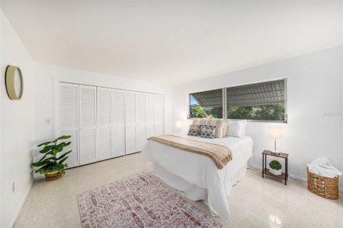 House in Clearwater, Florida 2 bedrooms, 136.47 sq.m. № 1885141 - photo 18