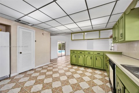 Купить виллу или дом в Корал-Гейблс, Флорида 5 спален, 358.88м2, № 1925389 - фото 22