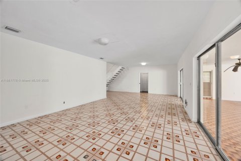 Купить виллу или дом в Корал-Гейблс, Флорида 5 спален, 358.88м2, № 1925389 - фото 14