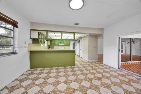 Купить виллу или дом в Корал-Гейблс, Флорида 5 спален, 358.88м2, № 1925389 - фото 24