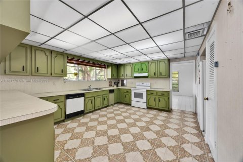 Купить виллу или дом в Корал-Гейблс, Флорида 5 спален, 358.88м2, № 1925389 - фото 19