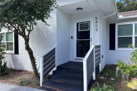 Villa ou maison à vendre à New Port Richey, Floride: 2 chambres, 131.92 m2 № 2395838 - photo 2