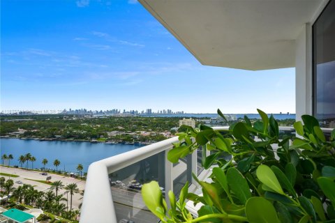 Condo in Miami Beach, Florida, 2 bedrooms  № 1926895 - photo 4