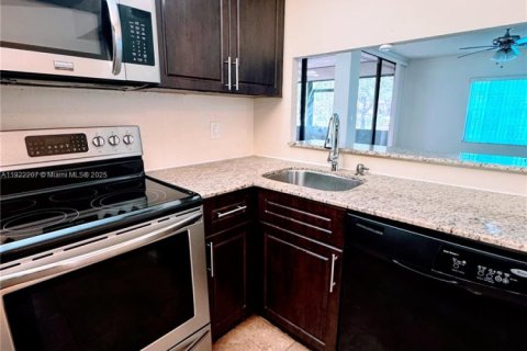 Appartement à louer à Plantation, Floride: 3 chambres, 104.05 m2 № 1976128 - photo 1