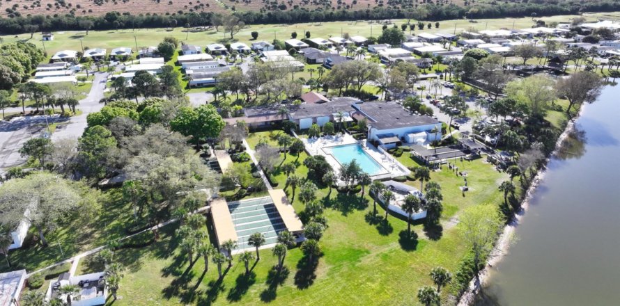 Casa en Fort Pierce, Florida 3 dormitorios, 159.23 m2 № 1044176