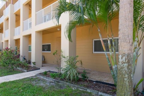 Condo in Clearwater, Florida, 3 bedrooms  № 1657534 - photo 27