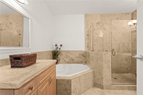 Adosado en venta en Miami, Florida, 3 dormitorios, 197.7 m2 № 1992135 - foto 15