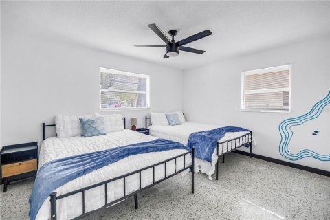 House in Largo, Florida 2 bedrooms, 97.08 sq.m. № 2123289 - photo 12