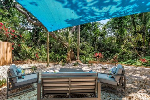 House in Largo, Florida 2 bedrooms, 97.08 sq.m. № 2123289 - photo 17