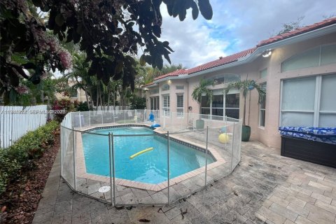 Снять в аренду виллу или дом в Форт-Лодердейл, Флорида 5 спален, 225.01м2, № 2066363 - фото 15