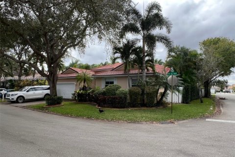 Снять в аренду виллу или дом в Форт-Лодердейл, Флорида 5 спален, 225.01м2, № 2066363 - фото 16