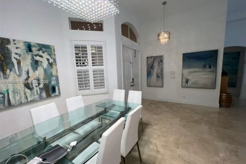 Снять в аренду виллу или дом в Форт-Лодердейл, Флорида 5 спален, 225.01м2, № 2066363 - фото 8