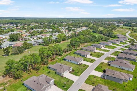 House in Weeki Wachee, Florida 4 bedrooms, 193.33 sq.m. № 2429068 - photo 9