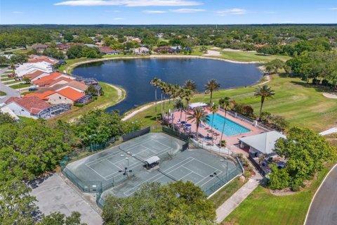 House in Weeki Wachee, Florida 4 bedrooms, 193.33 sq.m. № 2429068 - photo 5