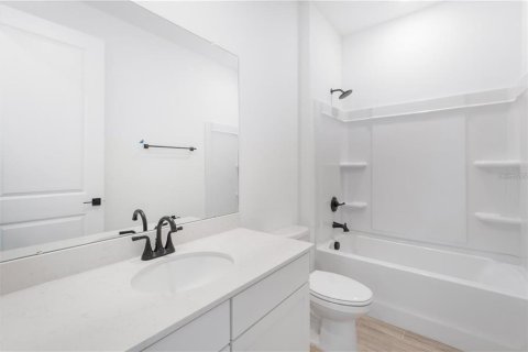 House in Weeki Wachee, Florida 4 bedrooms, 193.33 sq.m. № 2429068 - photo 23