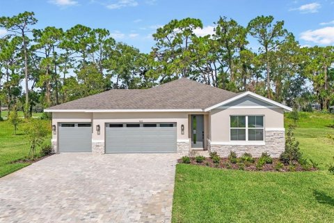 House in Weeki Wachee, Florida 4 bedrooms, 193.33 sq.m. № 2429068 - photo 2