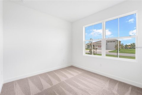 House in Weeki Wachee, Florida 4 bedrooms, 193.33 sq.m. № 2429068 - photo 24